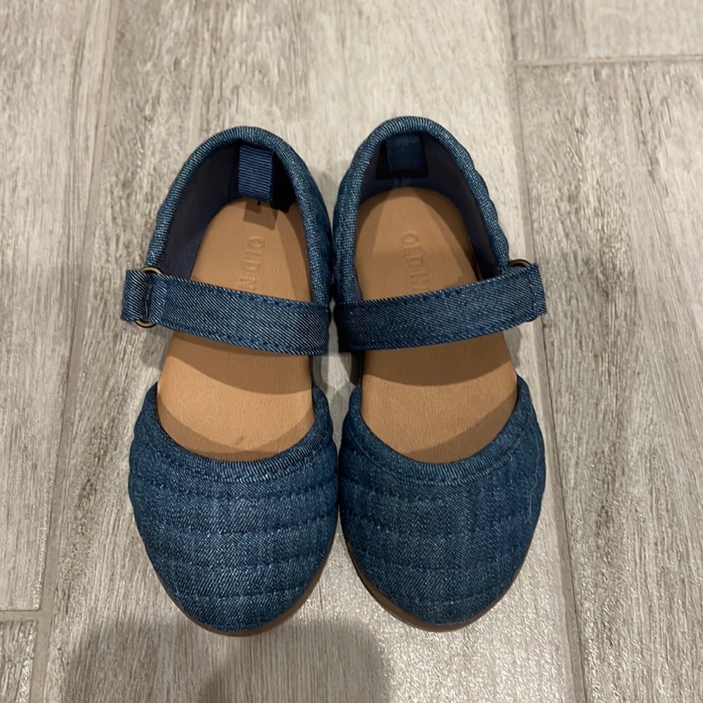Old navy shoes